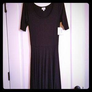 Small Nicole Lularoe Noir Solid black Dress